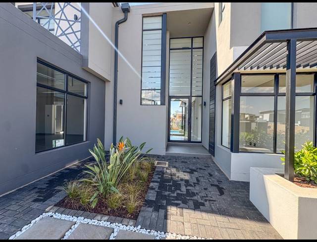 4 BEDROOM HOUSE FOR SALE IN FOUNTAINBROOK ESTATE